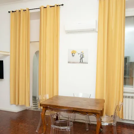 Manara10 Giallo2 Apartment