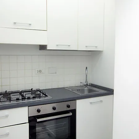 Manara10 Giallo2 Apartamento *