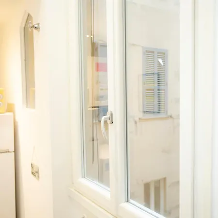 Manara10 Giallo2 Roma