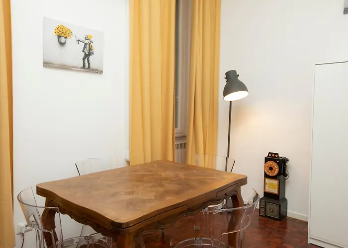 Manara10 Giallo2 * Рим